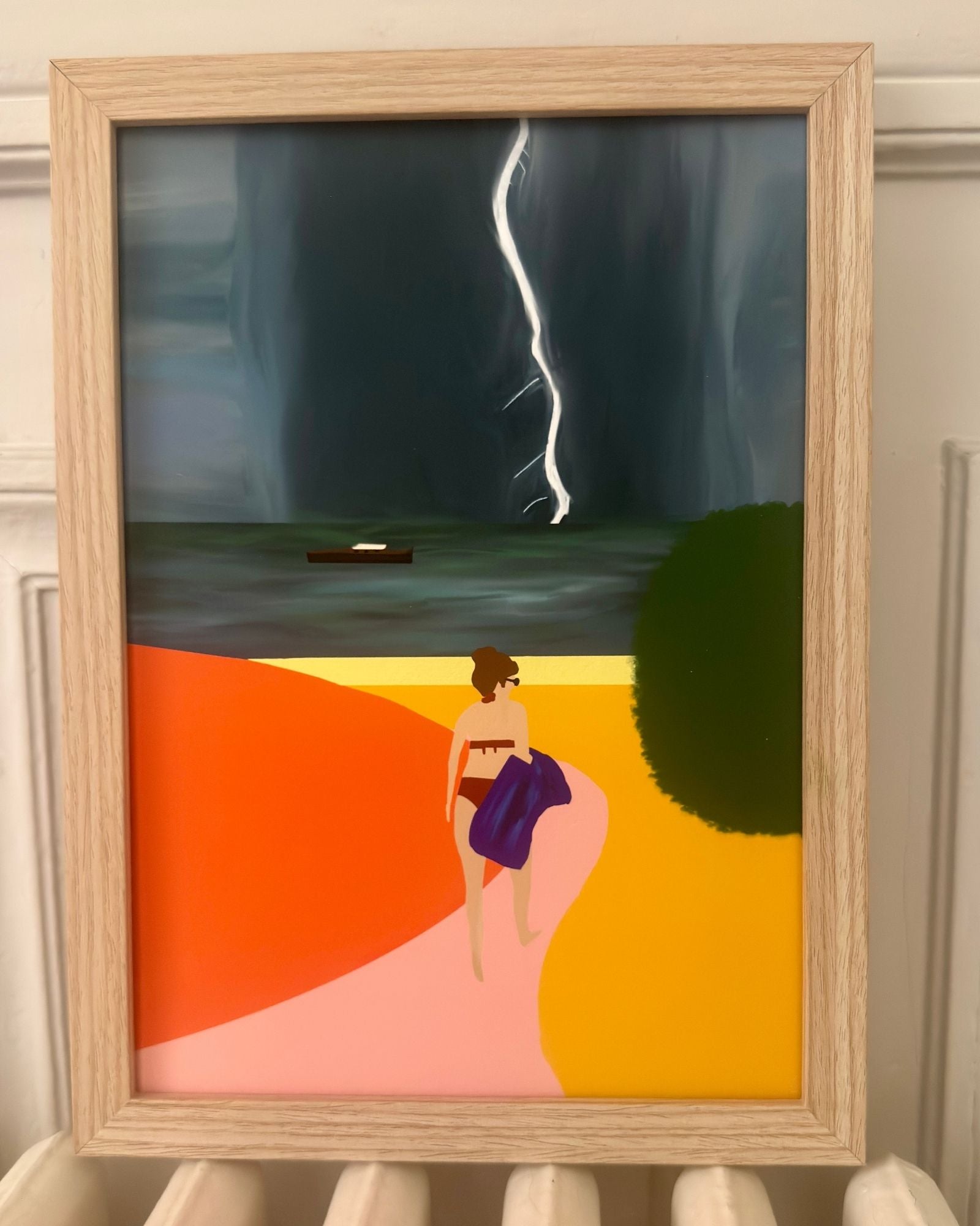 Illustration d’un femme marchant sur la plage un jour d’orage