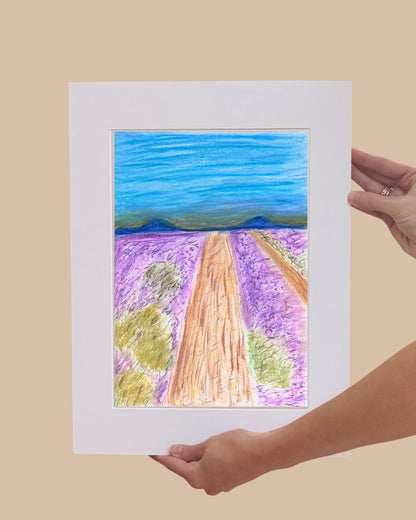 Rêver de marcher pieds nus dans les champs de lavande. Dessin original aux pastels à l'huile. Format A4.
