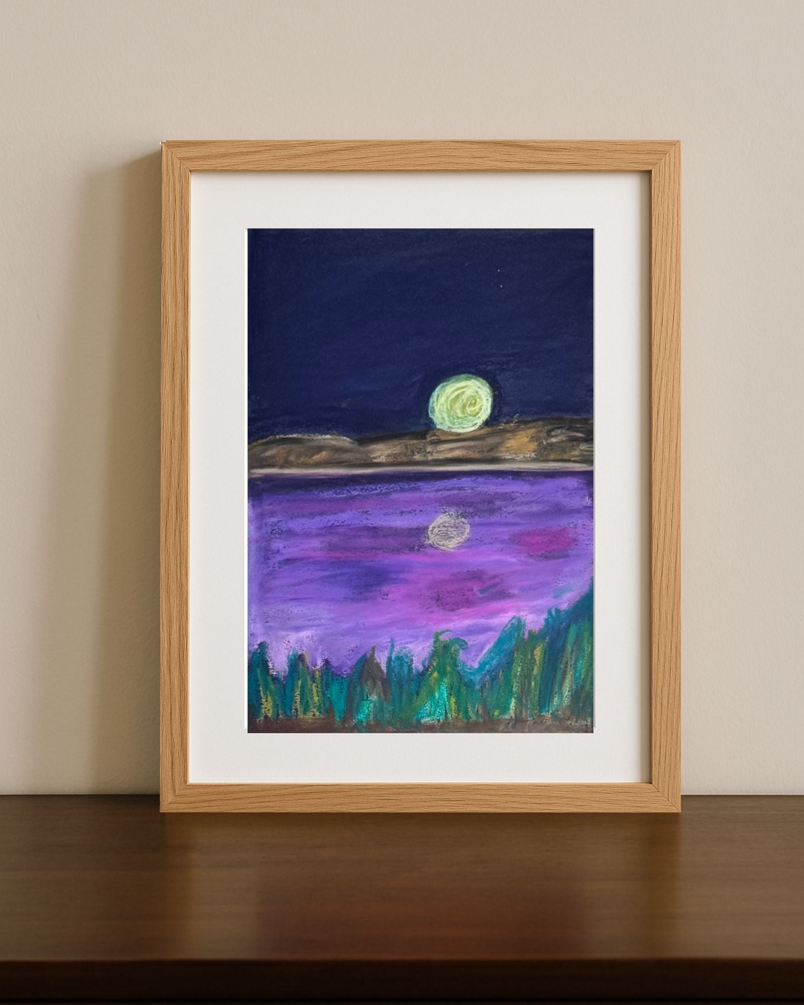 Dessin originale au pastel d'un paysage le jour de pleine lune. Format A4. Dessiné par Laurie George - Elle aime les couleurs.