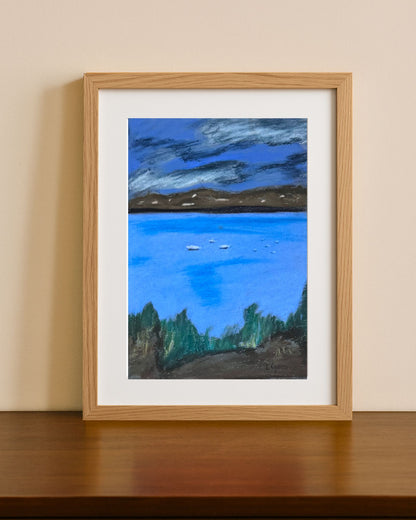 Paysage marin au pastel sec sur papier, ton bleu et marron. Format A4. Dessiné à Nancy par Laurie George - Elle aime les couleurs.